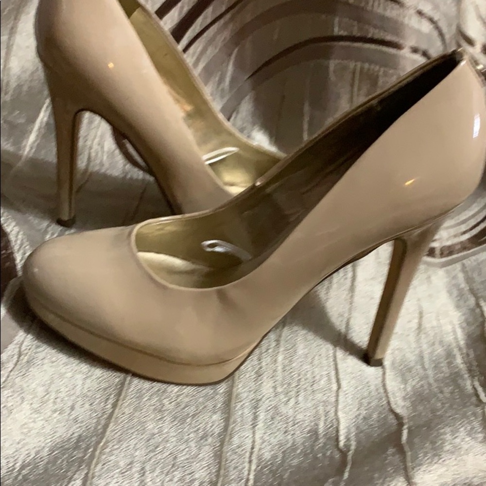 Shoes - Picture 5 of 7